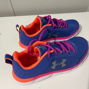 Under armor assert sneakers youth 5/womens 7